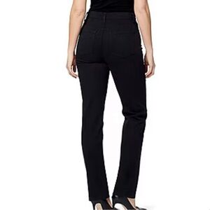 Gloria Vanderbilt Amanda Stretch Fabric High Rise Straight Leg Regular Fit Jean